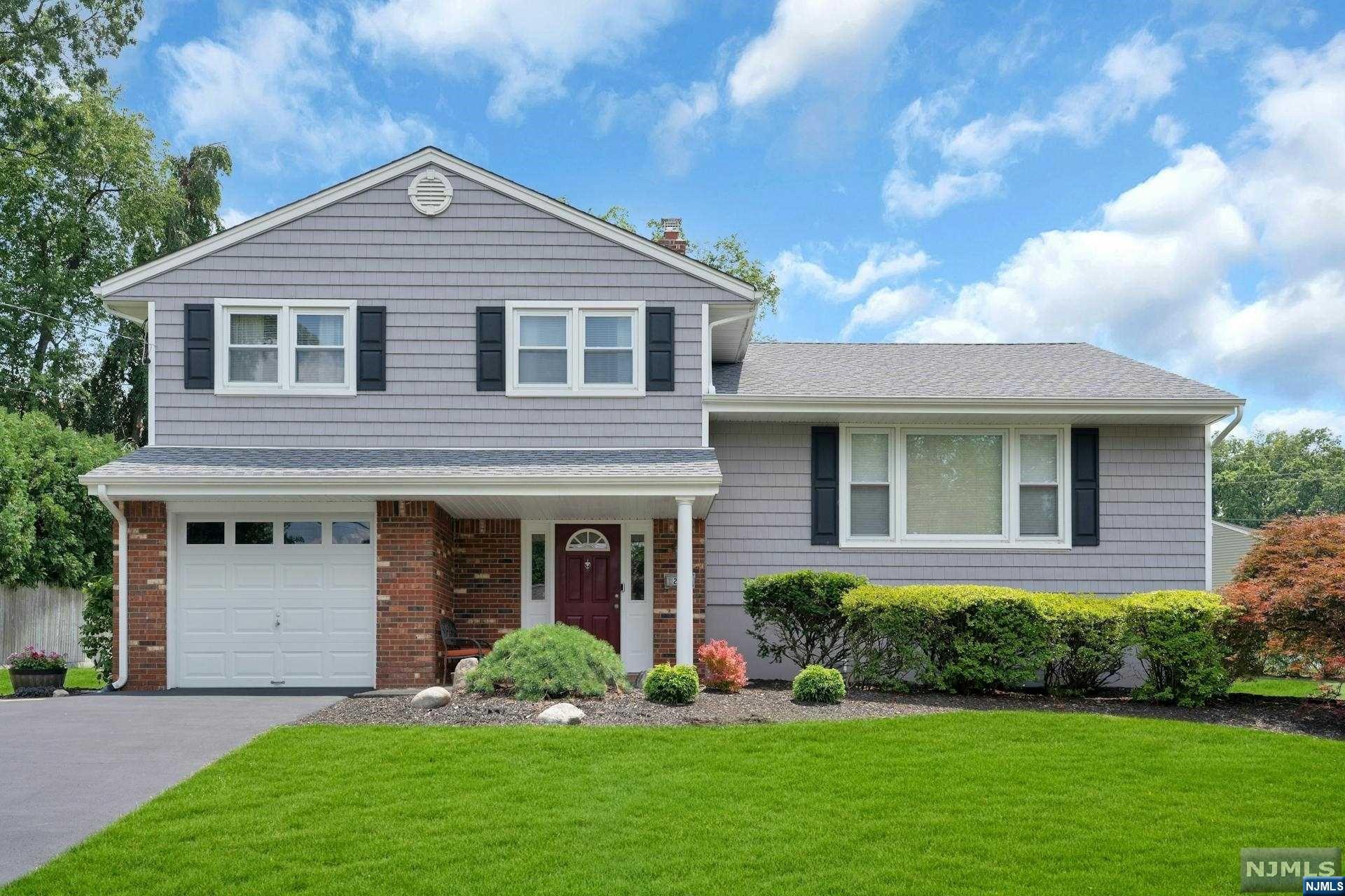 26 Oxford Court Paramus NJ 07652 Sold