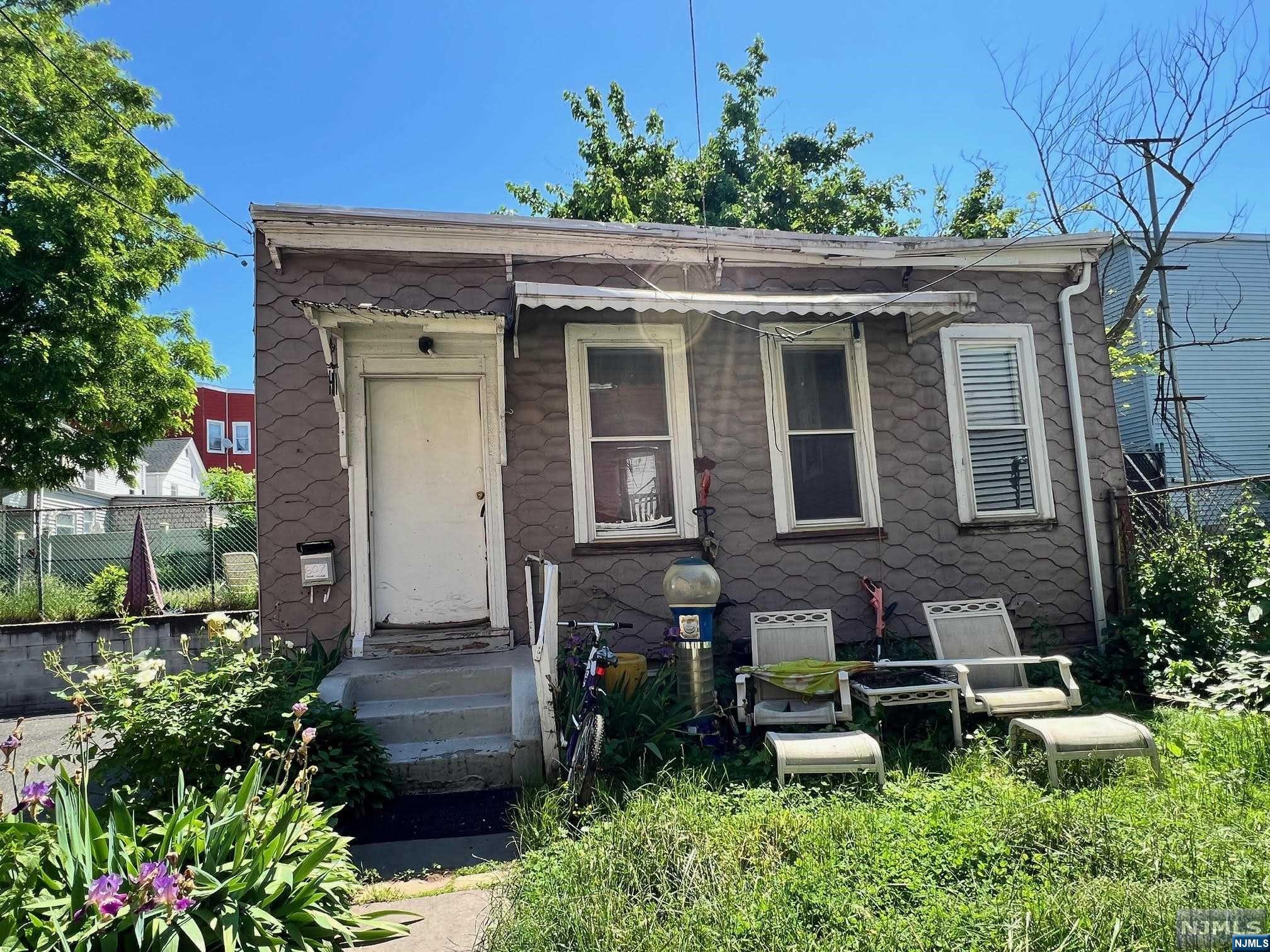 Homes for sale in Harrison, NJ | 607 Frank E Rodgers Blvd, Harrison, NJ 07029 | MLS# 24024293