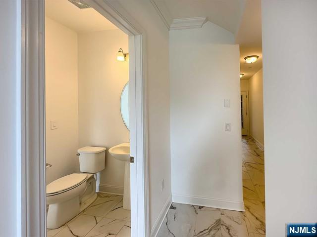 2 Parkside Lane, Teaneck, NJ 07666 Listing Photo  10