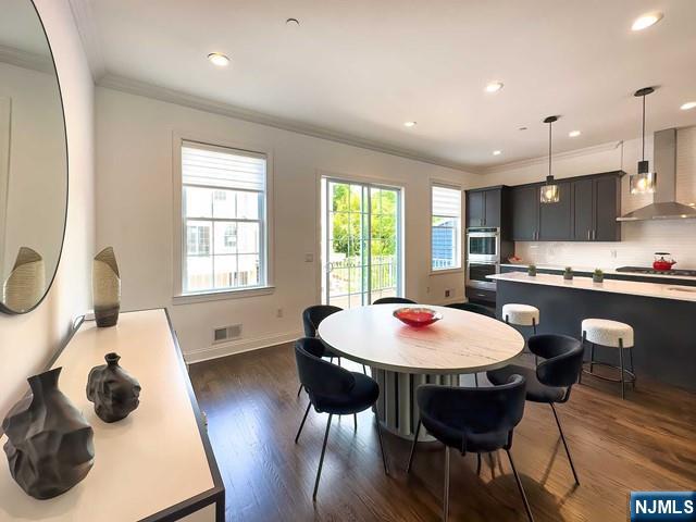 2 Parkside Lane, Teaneck, NJ 07666 Listing Photo  15