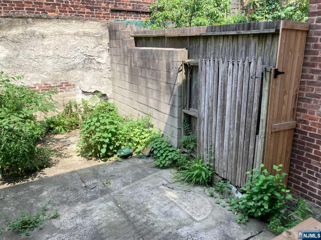 Homes for sale in Union City, NJ | 1515 Manhattan Ave, Union City, NJ 07087 | MLS# 24025128