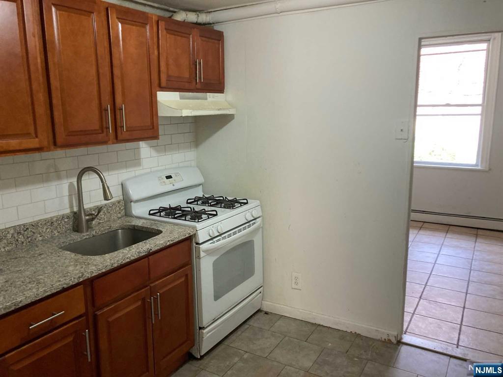 Homes for sale in Union City, NJ | 1515 Manhattan Ave, Union City, NJ 07087 | MLS# 24025128