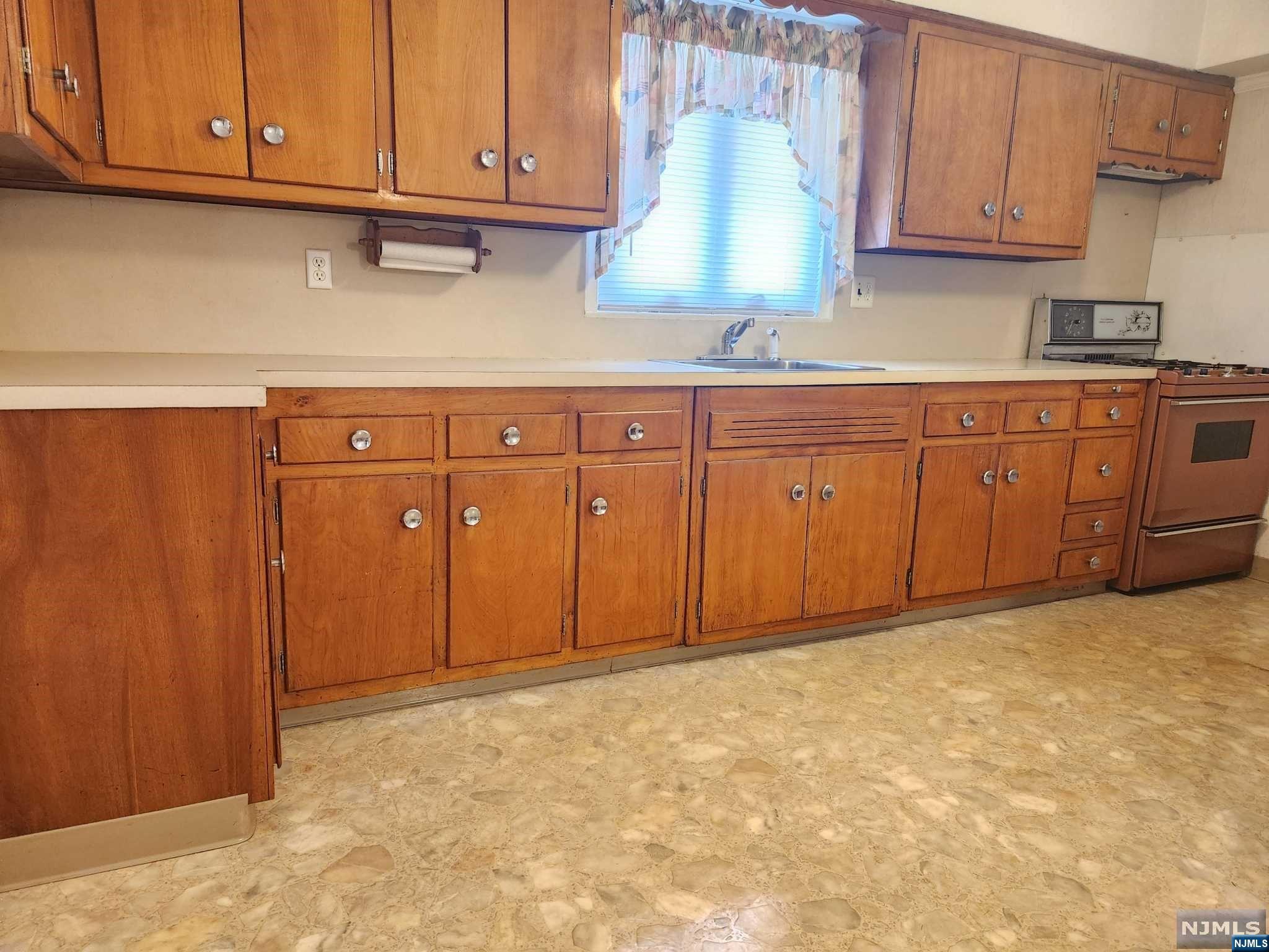 Homes for sale in Clifton, NJ | 80 Major St, Clifton, NJ 07013 | MLS# 24026521