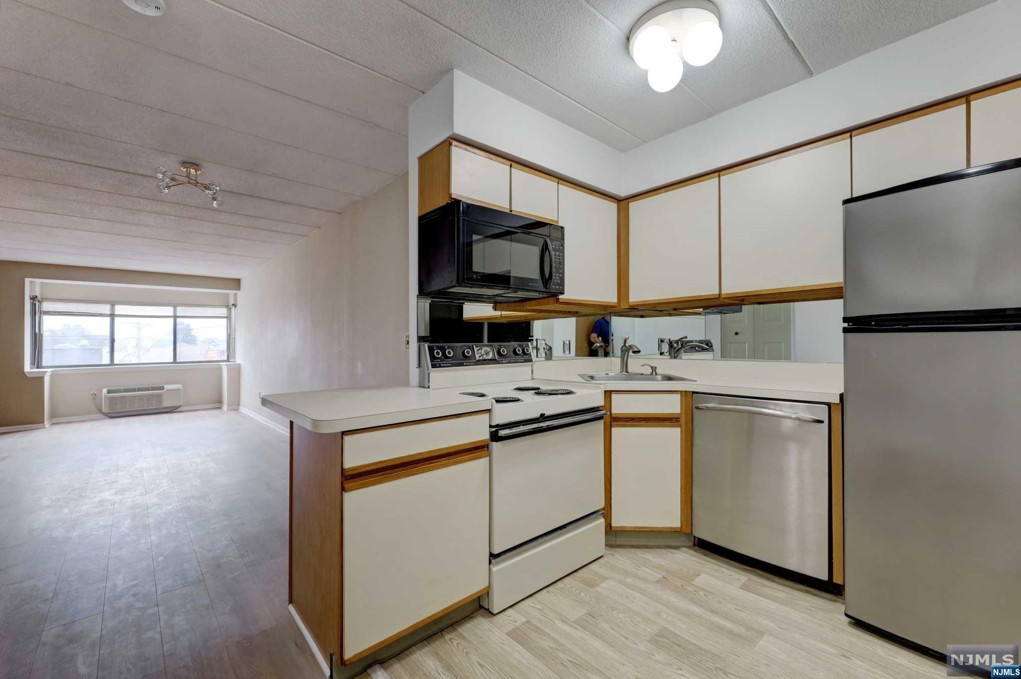 5 Linden, #3B, Hackensack, NJ 07601 Listing Photo  3