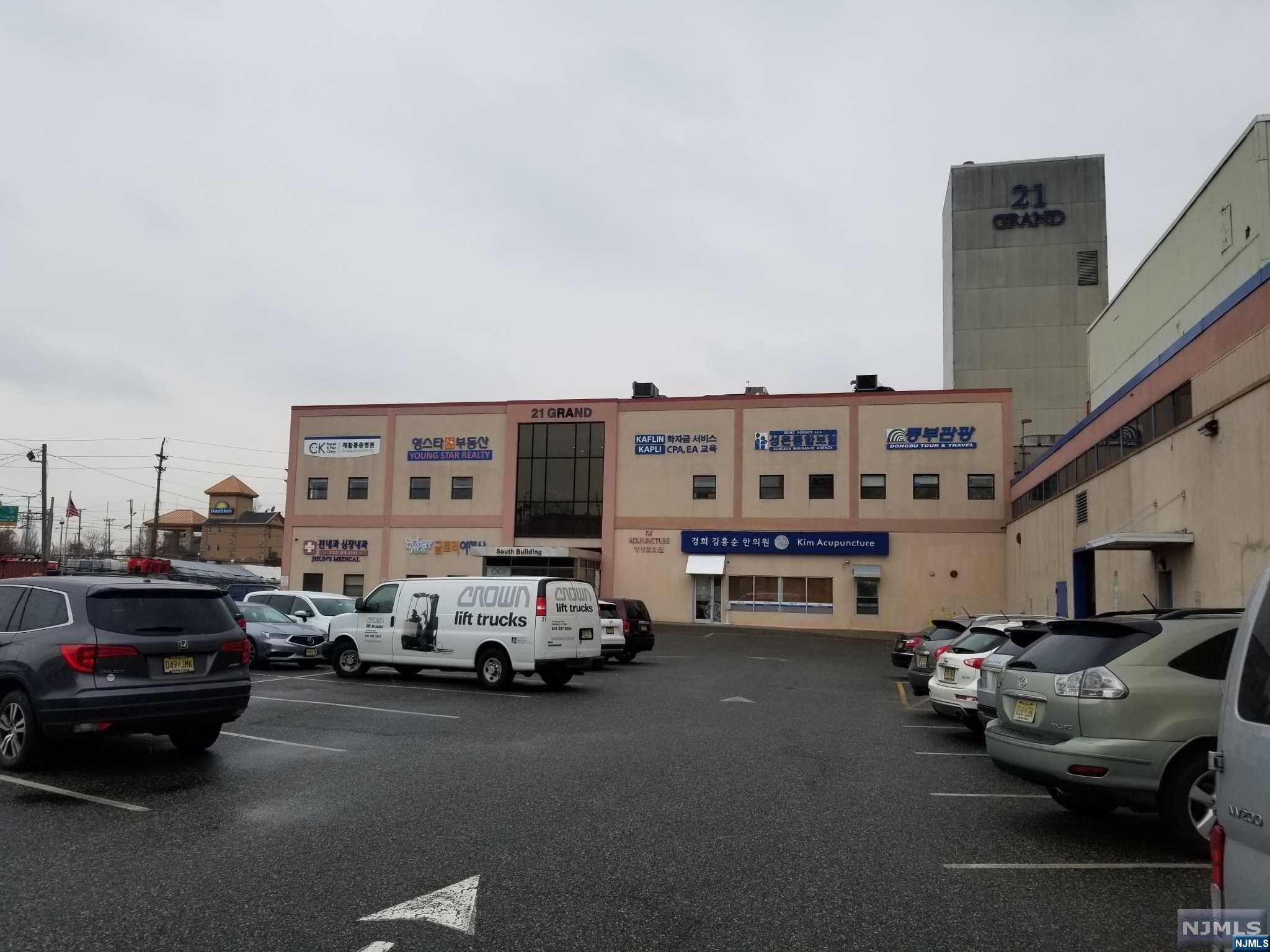 PALISADES PARK Properties