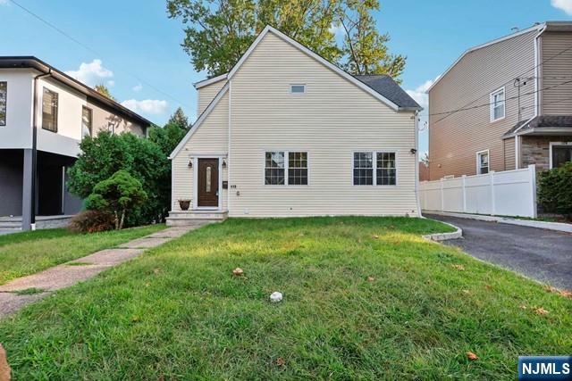 Homes for sale in Tenafly, NJ | 118 Sunset Ln, Tenafly, NJ 07670 | MLS# 24029736