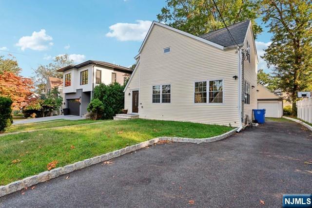 Homes for sale in Tenafly, NJ | 118 Sunset Ln, Tenafly, NJ 07670 | MLS# 24029736