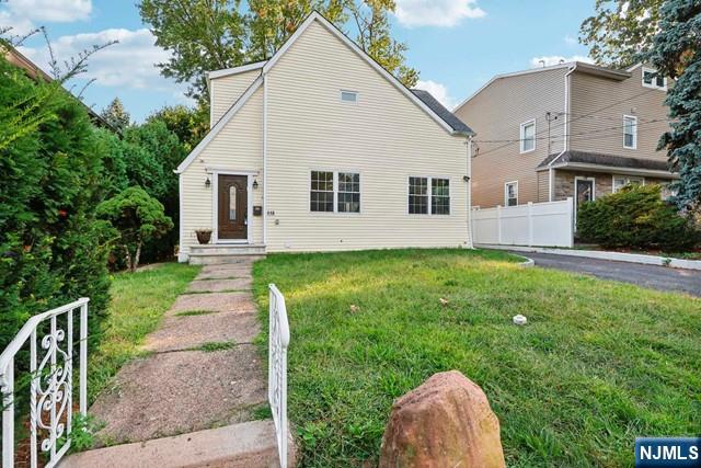 Homes for sale in Tenafly, NJ | 118 Sunset Ln, Tenafly, NJ 07670 | MLS# 24029736