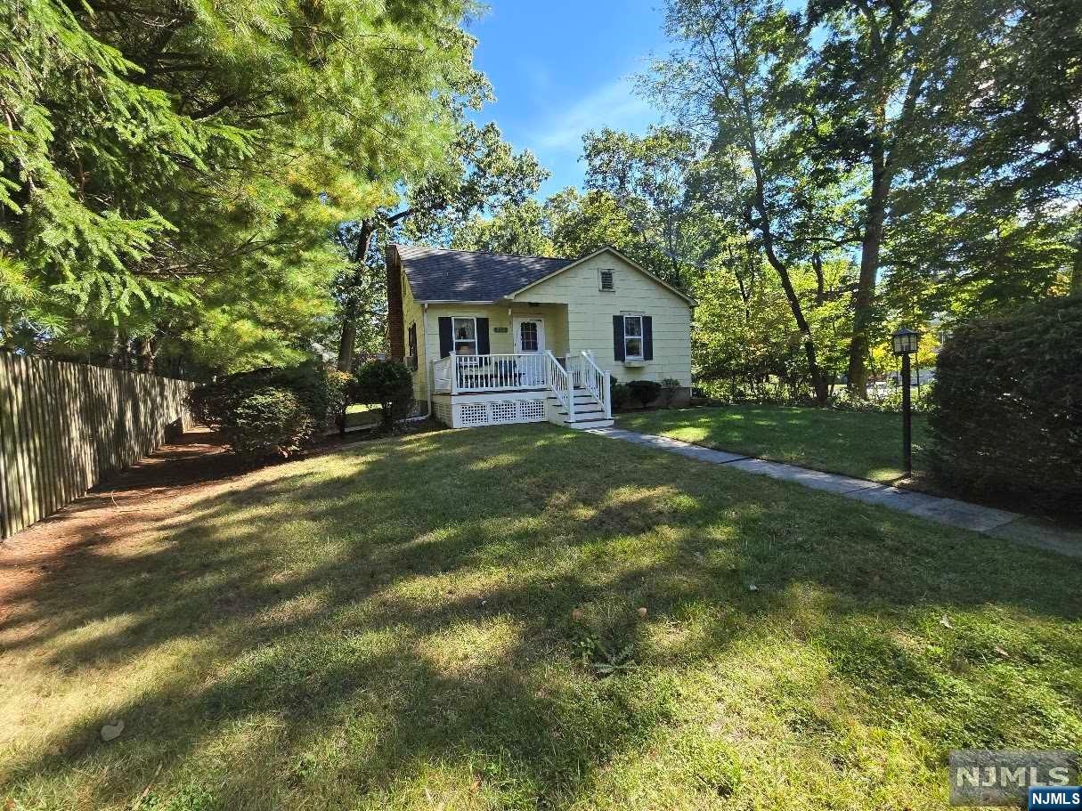 Homes for sale in Wyckoff, NJ | 352 Amherst St, Wyckoff, NJ 07481 | MLS# 24031611