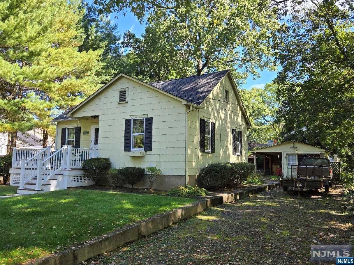 Homes for sale in Wyckoff, NJ | 352 Amherst St, Wyckoff, NJ 07481 | MLS# 24031611