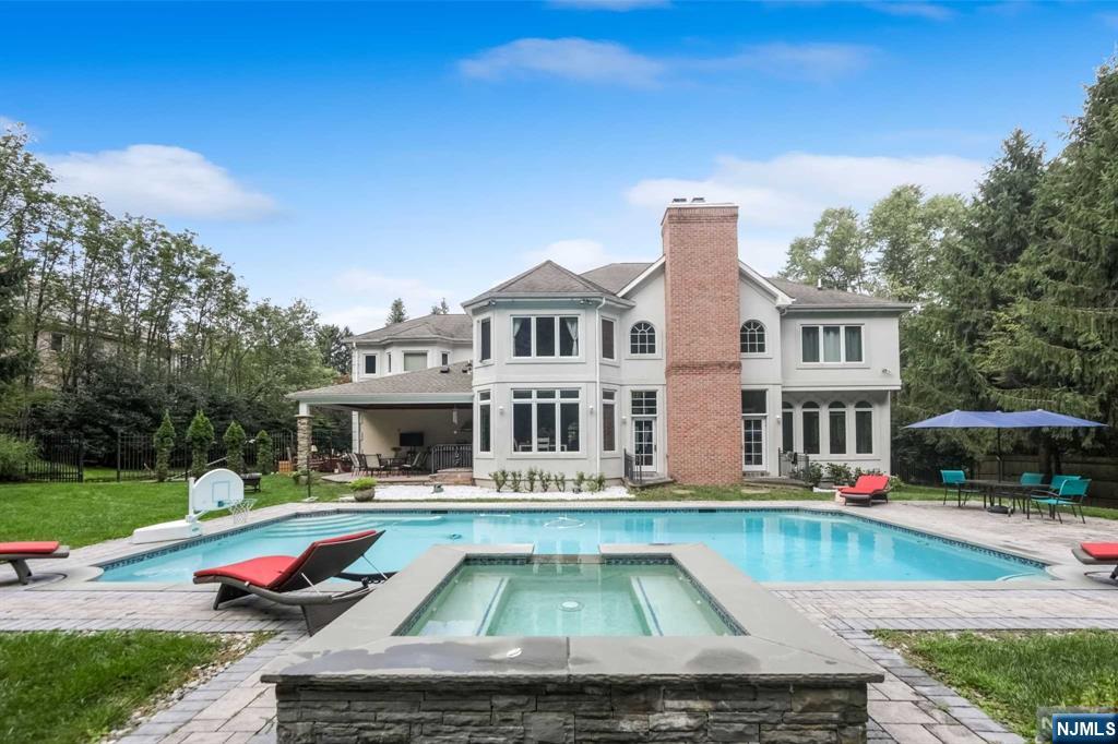 MLS Number 24032618 5 bed 4 bath Residential Property for $2 300 000