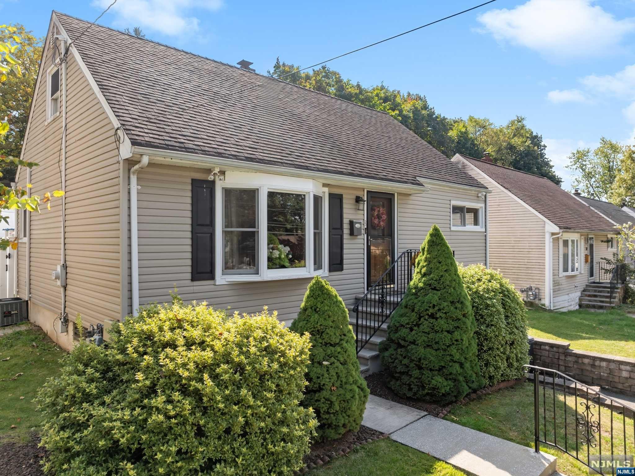 Homes for sale in West Orange, NJ | 8 Phyllis Rd, West Orange, NJ 07052 | MLS# 24033636