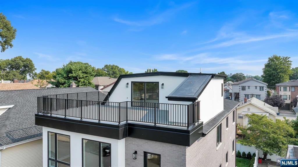 Homes for sale in Cliffside Park, NJ | 475 Oakdene Ave #2, Cliffside Park, NJ 07010 | MLS# 24035115