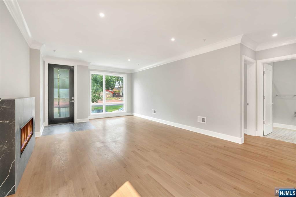 Homes for sale in Cliffside Park, NJ | 475 Oakdene Ave #2, Cliffside Park, NJ 07010 | MLS# 24035115