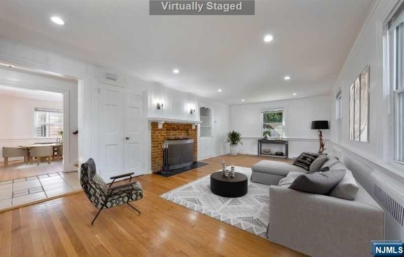 $489,999 Colonial