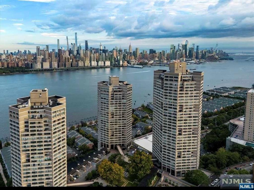 $339,999 Condo