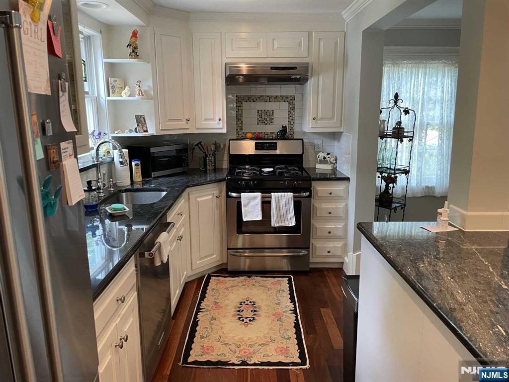2ND VIEW OF KITCHEN