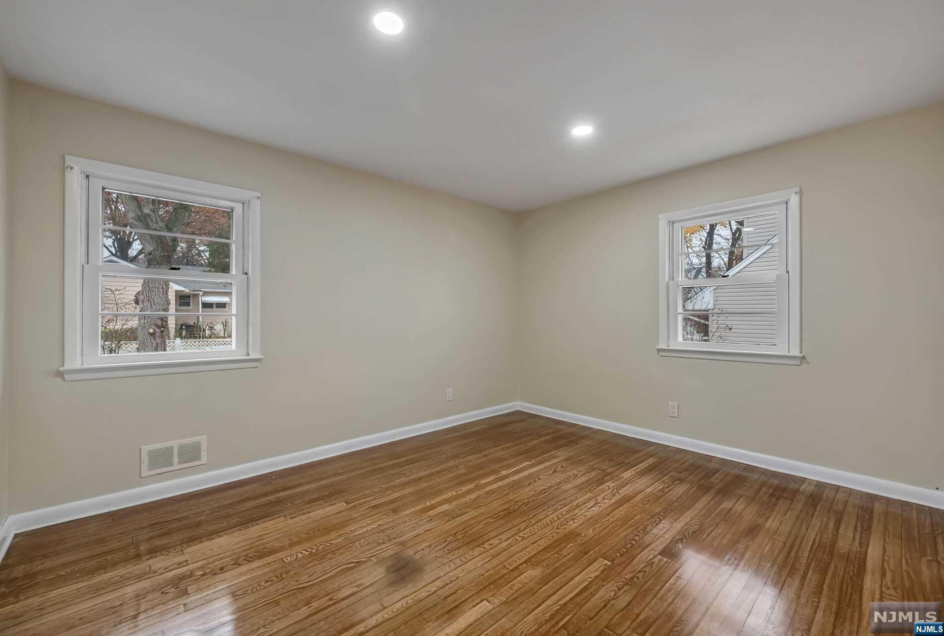164 Jeffer, Ridgewood, NJ 07450 Listing Photo  13