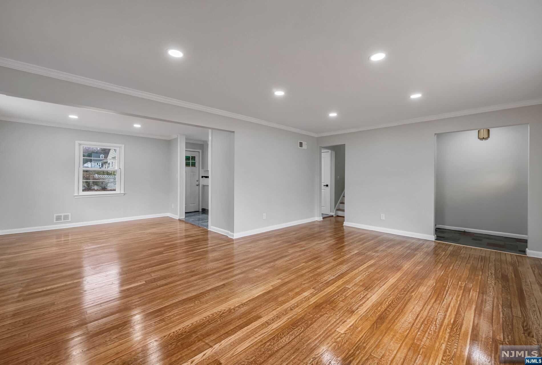 164 Jeffer, Ridgewood, NJ 07450 Listing Photo  5