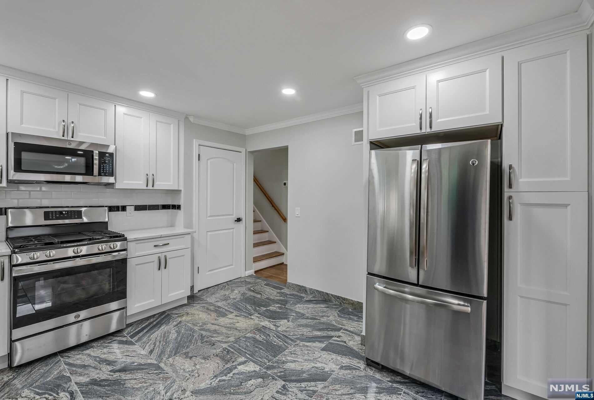 164 Jeffer, Ridgewood, NJ 07450 Listing Photo  9