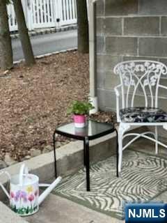 OUTDOOR SEATING AREA