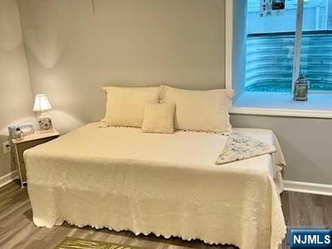 LIVING RM/BEDROOM