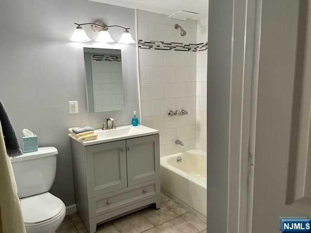2ND VIEW SHOWER OVER TUB