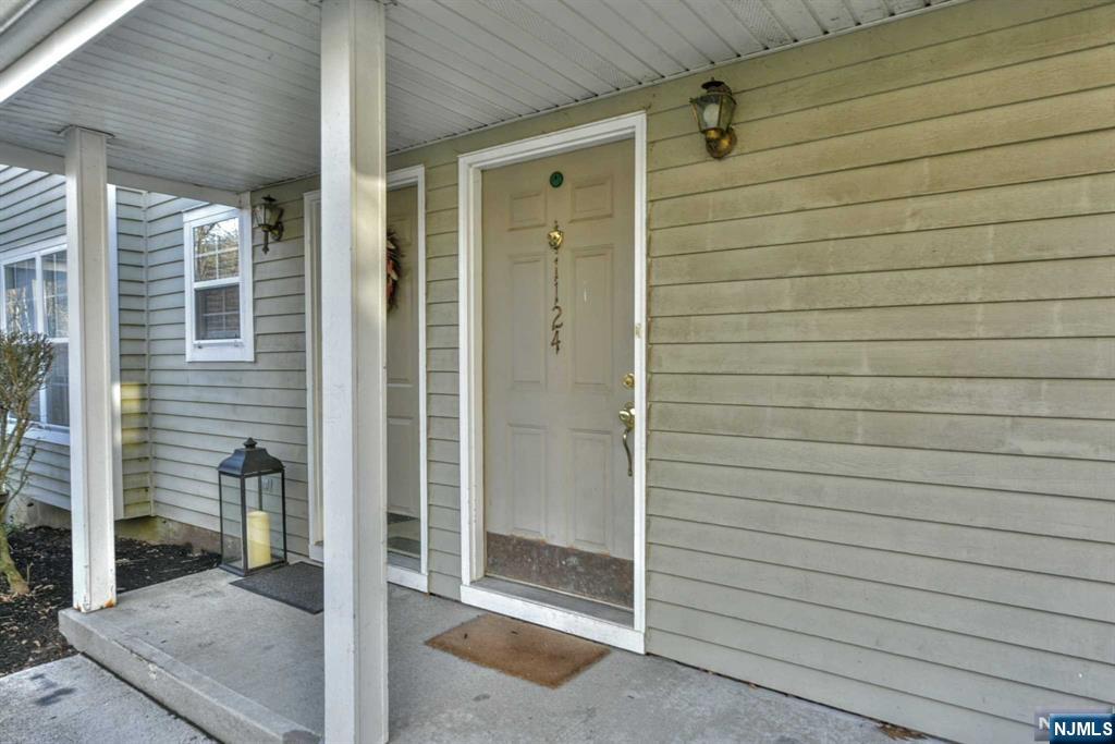 1124 Hyde Park, Mahwah, NJ 07430 Listing Photo  1