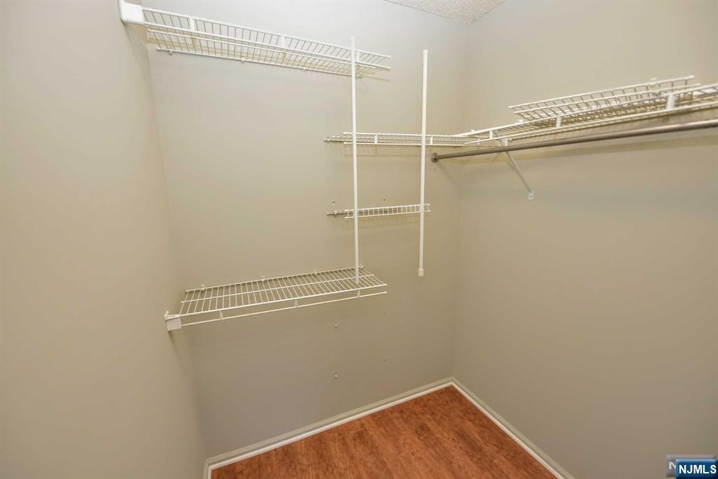 1124 Hyde Park, Mahwah, NJ 07430 Listing Photo  11