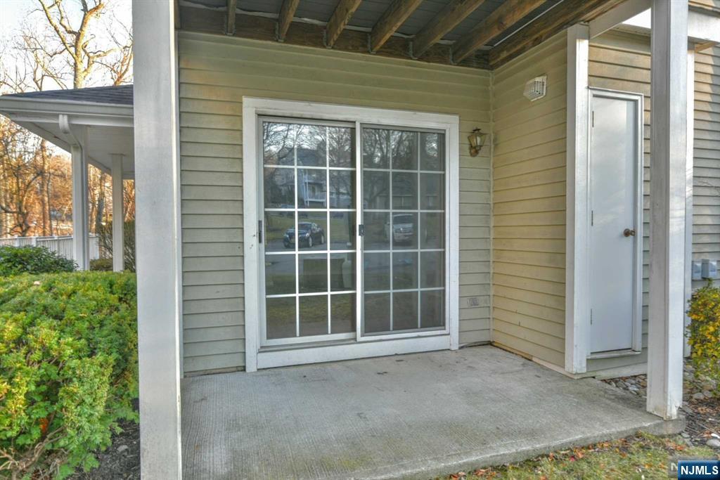 1124 Hyde Park, Mahwah, NJ 07430 Listing Photo  17