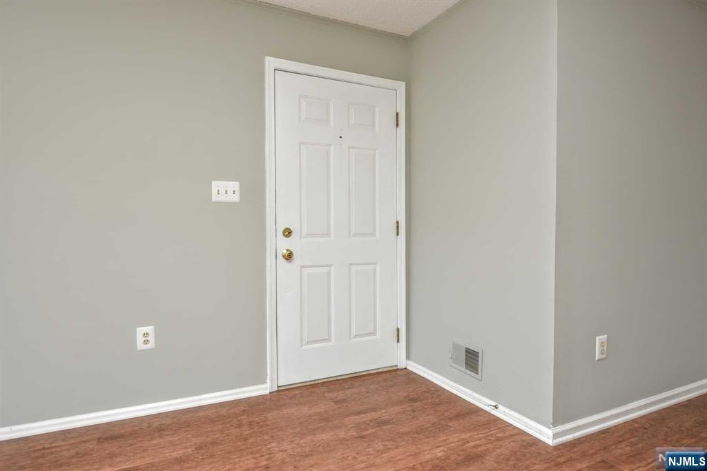 1124 Hyde Park, Mahwah, NJ 07430 Listing Photo  2
