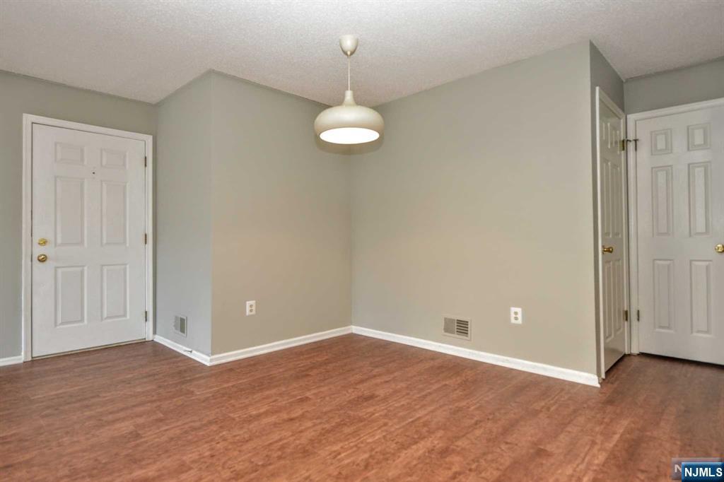 1124 Hyde Park, Mahwah, NJ 07430 Listing Photo  6