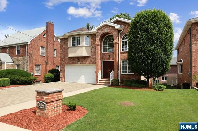 Homes for sale in Ridgefield, NJ | 604 Abbott Ave, Ridgefield, NJ 07657 | MLS# 24050570