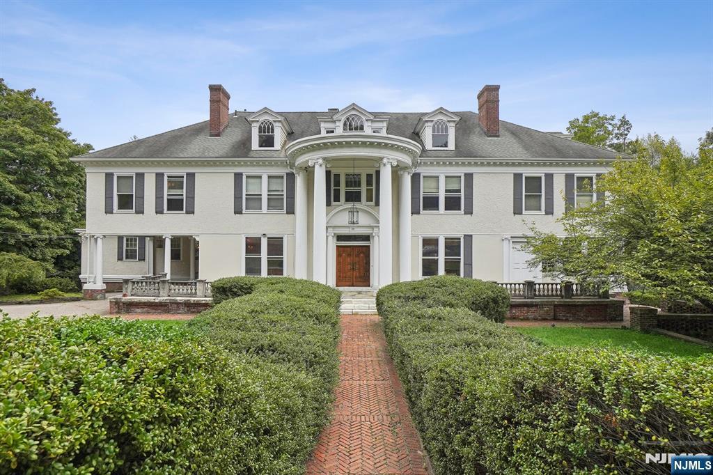 $5,975,000 Colonial