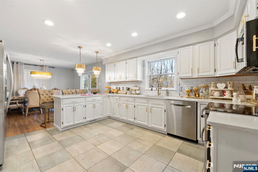 Homes for sale in Mansfield, NJ | 2 Clover Ave, Mansfield, NJ 07882 | MLS# 25000912