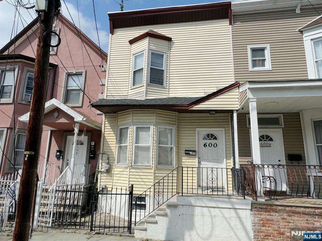 $364,900 Colonial