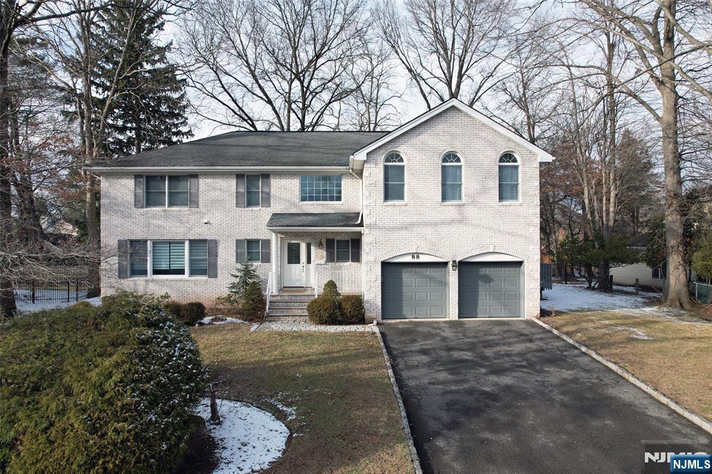 CLOSTER Properties