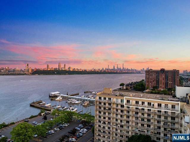 EDGEWATER Properties