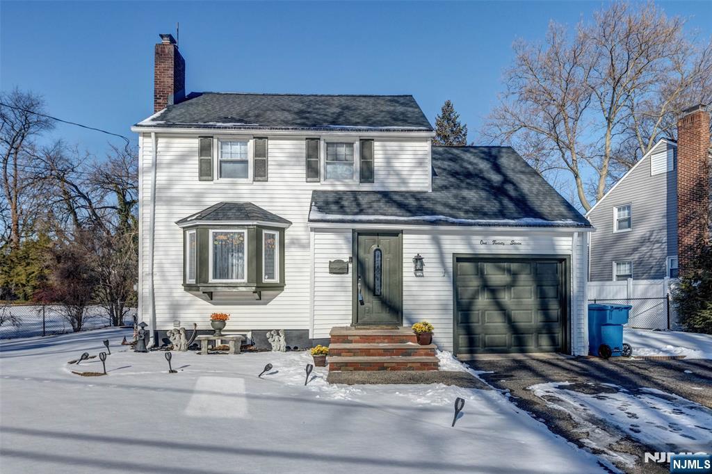 Homes for sale in Union, NJ | 127 Orchard Ter, Union, NJ 07083 | MLS# 25001277