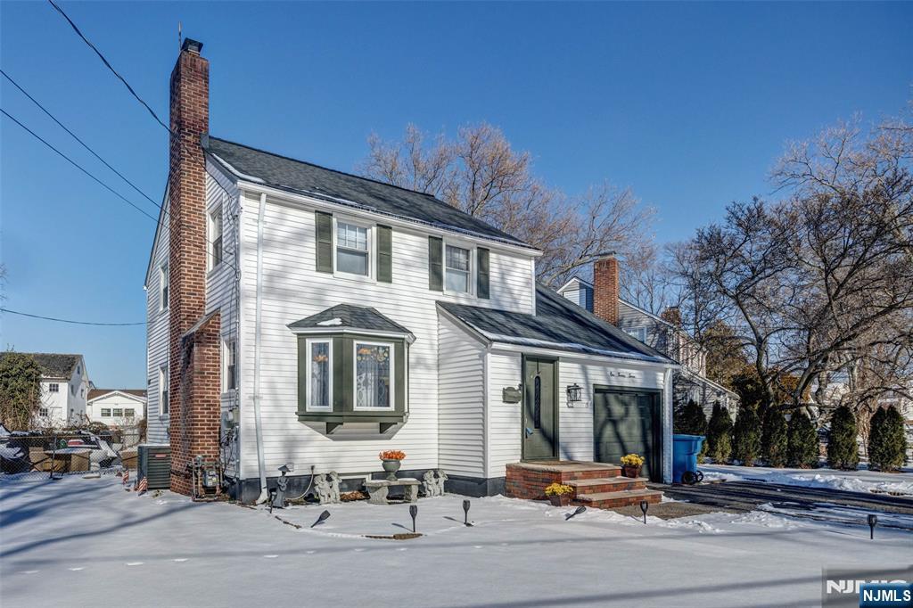 Homes for sale in Union, NJ | 127 Orchard Ter, Union, NJ 07083 | MLS# 25001277