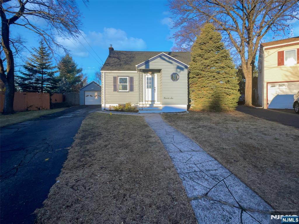 DUMONT Properties