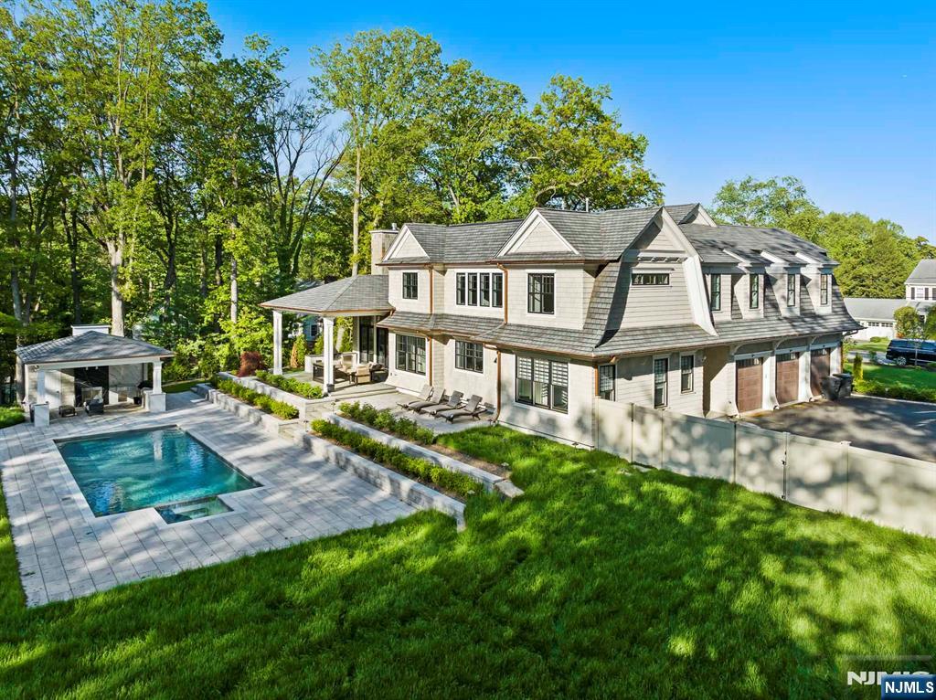 RIDGEWOOD Properties