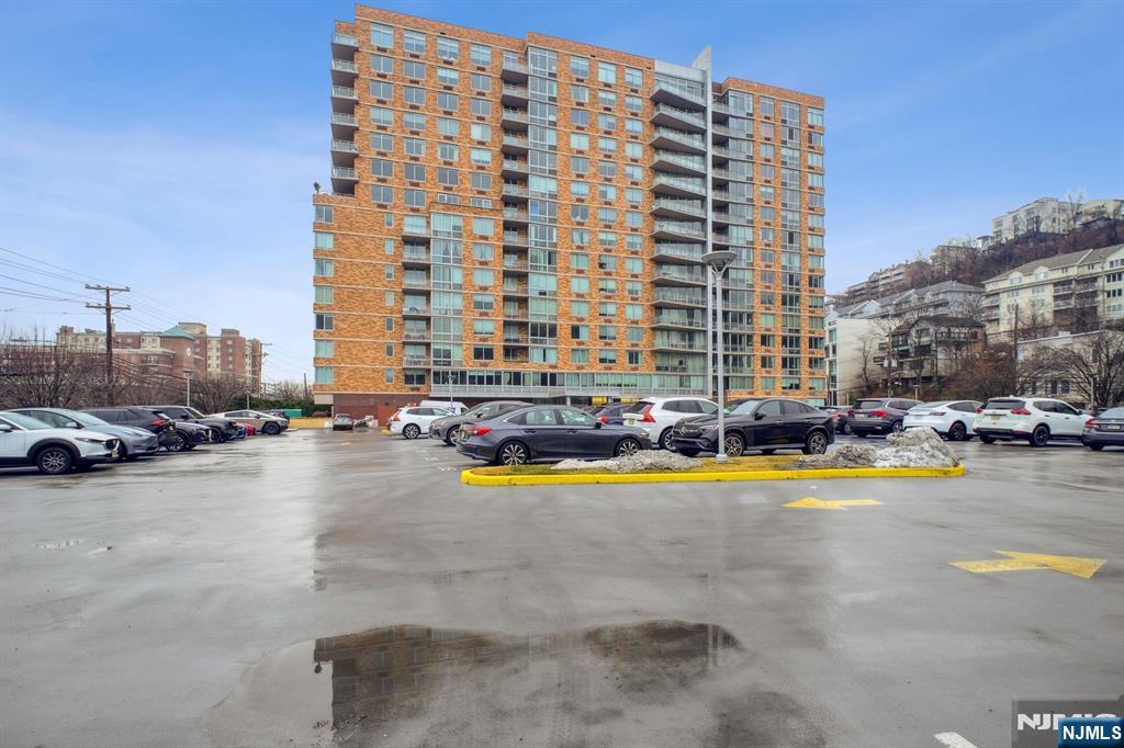 $759,000 Condo
