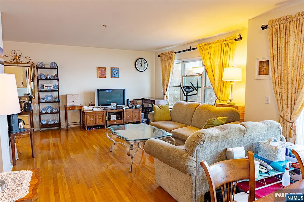 Homes for sale in Edgewater, NJ | 249 The Promenade, Edgewater, NJ 07020 | MLS# 25001896