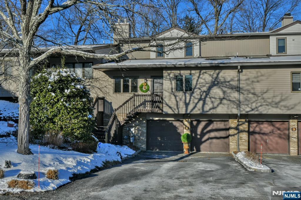 8 Peach Hill Court Ramsey NJ 07430 Pending