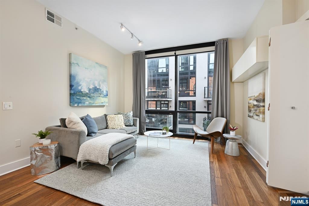 $1,100,000 Condo