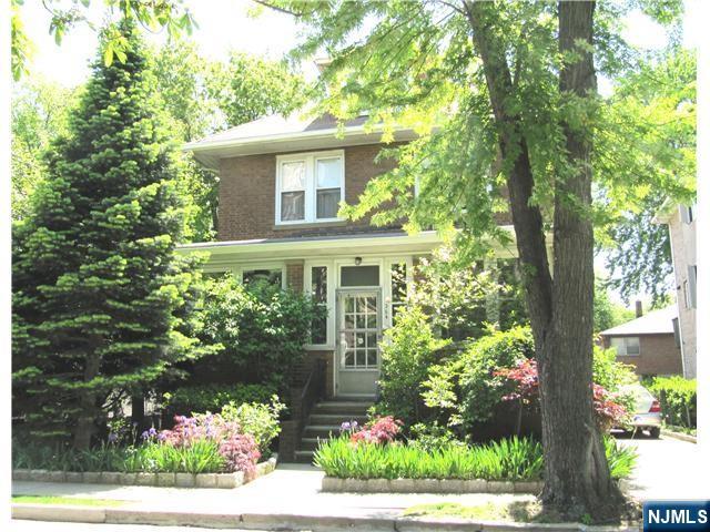 MLS Number 25002826 5 bed bath Multi Family Property for $999 000