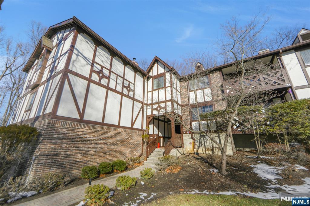 MAHWAH Properties
