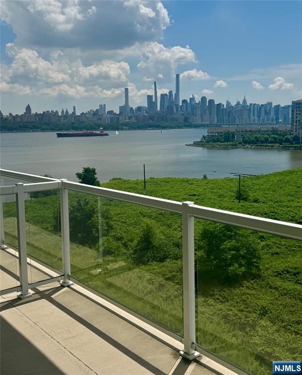 $1,850,000 Condo