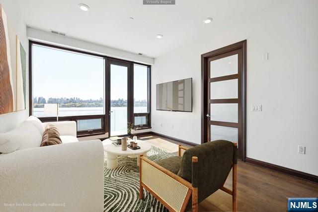 $885,000 Condo